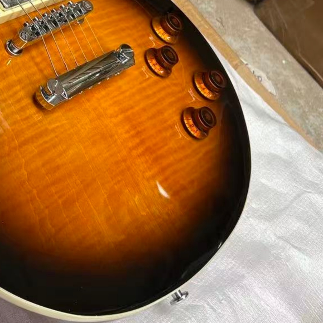 Electric Guitar Beginner - Электрогитара Gradient Brown с золотистой фурнитурой,