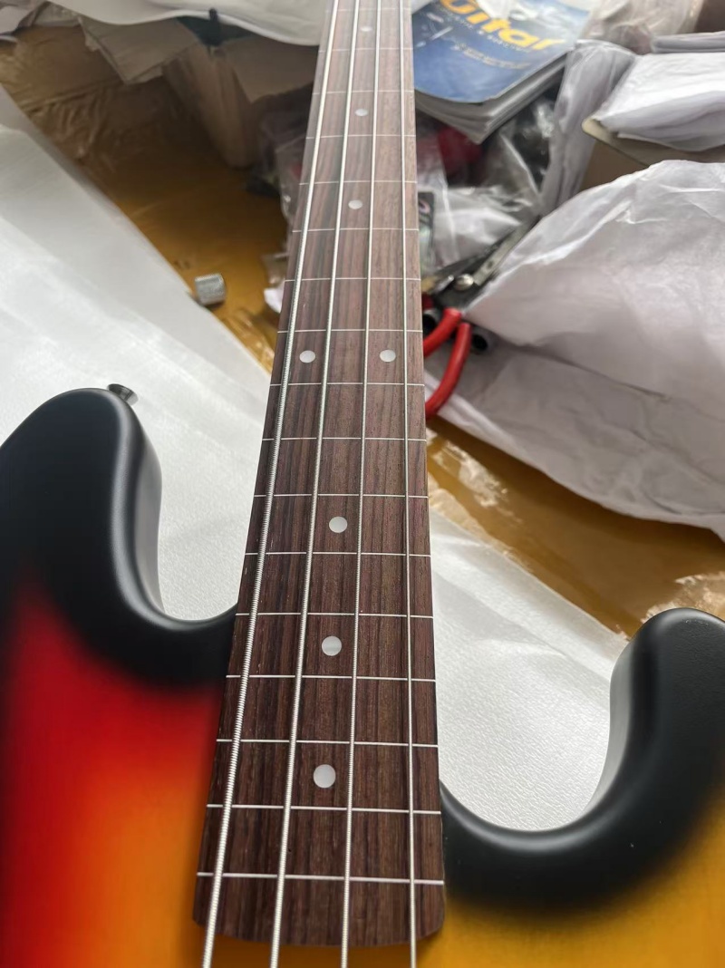 Бесплатная доставка высококаче – обзор и цена Bass Guitar Fretless